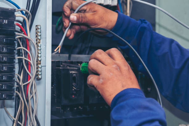 Best Affordable Emergency Electrician  in Lake Hallie, WI